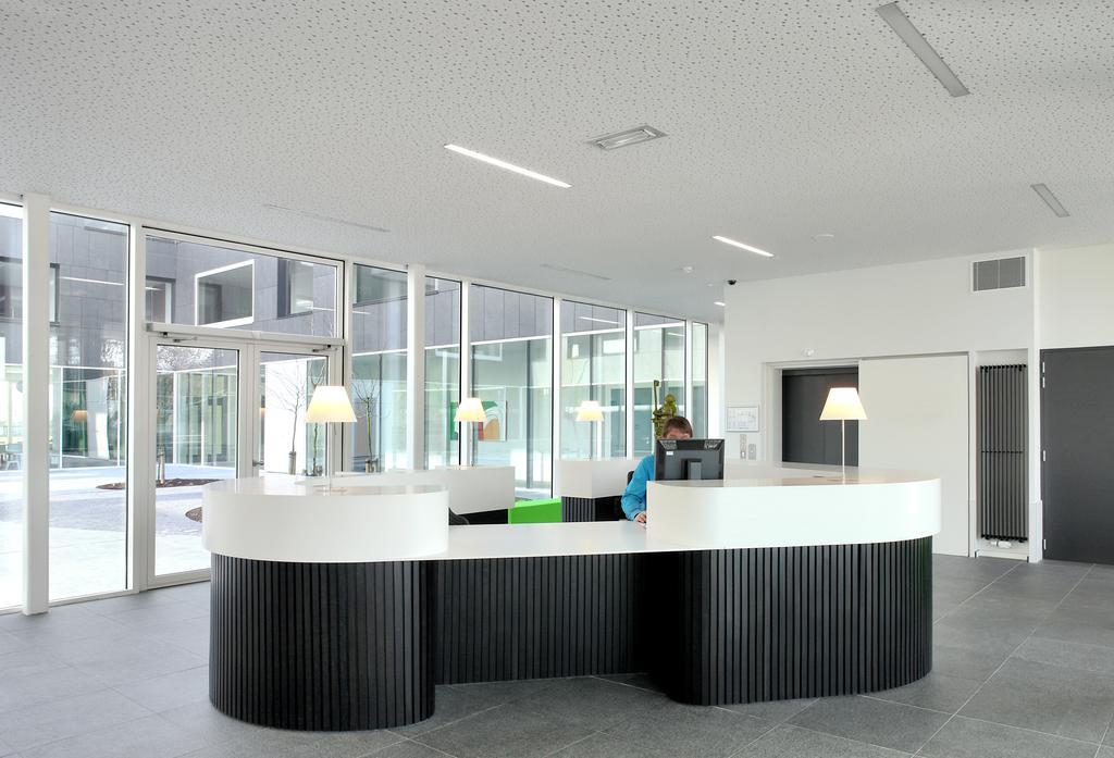 Hotel Middelpunt - Gratis Parking - Ontbijt Inbegrepen! 米德尔克尔克 外观 照片